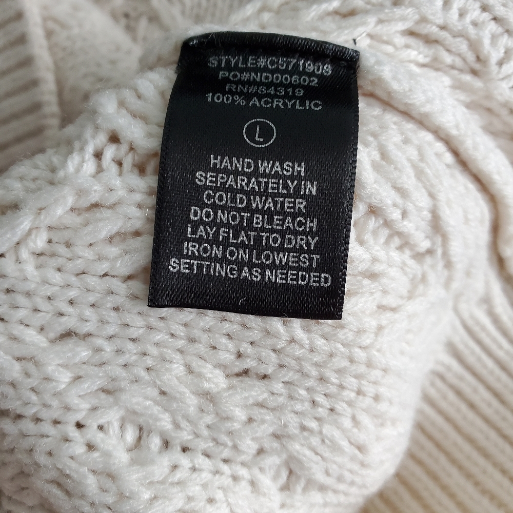 NWT Devotion by Cyrus Off White Crew Neck Sweater - Picture 6 of 6